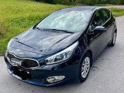 Svart Begagnad 2015 Kia Ceed Comfort Halvkombi | 78 000 kr (Marknadspris)