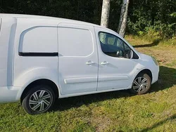 Vit Begagnad 2016 Citroën Berlingo Minibuss | 69 000 kr (Lite dyr)