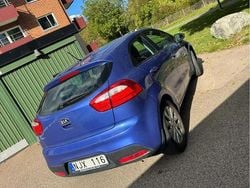 Blå Begagnad 2014 Kia Rio Halvkombi | 55 000 kr (Bra pris)