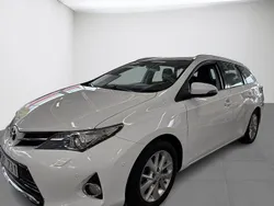 Vit Begagnad 2013 Toyota Auris Touring Sports Kombi | 129 000 kr (Marknadspris)