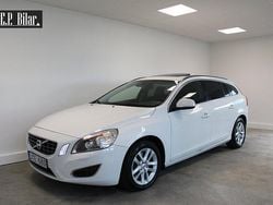 Vit Begagnad 2013 Volvo V60 Momentum Kombi | 89 900 kr (Bra pris)