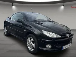 Svart Begagnad 2004 Peugeot 206 CC Cab | 34 900 kr (Marknadspris)