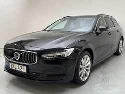 Svart Begagnad 2022 Volvo V90 Momentum Kombi | 309 900 kr (Marknadspris)