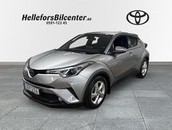 Mörkgrå Begagnad 2018 Toyota C-HR Active SUV | 194 500 kr (Marknadspris)