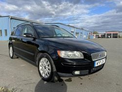 Svart Begagnad 2006 Volvo V50 Kinetic Kombi | 34 900 kr (Marknadspris)