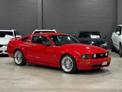 Röd (röd metallic) Begagnad 2005 Ford Mustang GT Sportkupé | 199 900 kr (Bra pris)