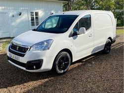 Vit Begagnad 2018 Peugeot Partner Minibuss | 115 000 kr