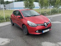 Röd Begagnad 2015 Renault Clio IV Halvkombi | 72 500 kr (Marknadspris)