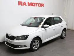 Vit Begagnad 2016 Skoda Fabia Style Halvkombi | 99 800 kr (Marknadspris)