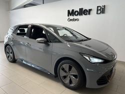 Ljusgrå (vapor grey) Begagnad 2023 Cupra Born Halvkombi | 259 000 kr (Marknadspris)