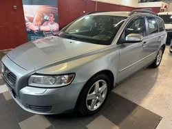 Silver Begagnad 2008 Volvo V50 Kinetic Kombi | 34 900 kr (Marknadspris)
