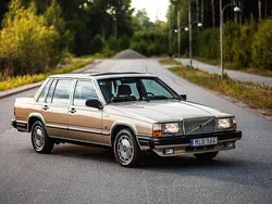 Ljusbrun Begagnad 1986 Volvo 760 Sedan | 1 000 kr