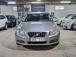 Ljusbrun Begagnad 2008 Volvo V70 Momentum Kombi | 64 900 kr (Bra pris)