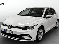 Vit Begagnad 2022 VW Golf VIII Life Kombi | 269 000 kr (Marknadspris)