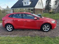 Röd Begagnad 2013 Volvo V40 Kinetic Kombi | 77 900 kr (Bra pris)