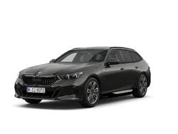 Sophisto grey brilliant effect Ny 2025 BMW 530e M Sport Kombi | 779 500 kr (Marknadspris)