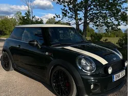 Svart Begagnad 2010 Mini John Cooper Works Halvkombi | 120 000 kr