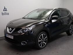 Svart Begagnad 2016 Nissan Qashqai SUV | 139 500 kr (Marknadspris)