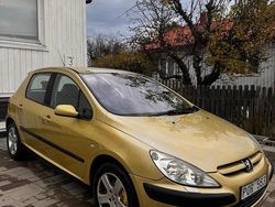Gul Begagnad 2003 Peugeot 307 Halvkombi | 29 900 kr (Lite dyr)