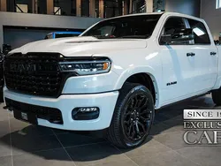 Vit (ivory white tricoat pearl) Ny 2025 Dodge Ram Limited Pickup | 1 331 250 kr (Marknadspris)