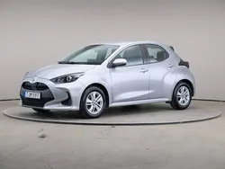 Silver Begagnad 2021 Toyota Yaris Hybrid Active Sedan | 205 000 kr (Lite dyr)