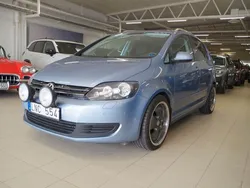 Ljusblå Begagnad 2010 VW Golf Plus Cross Minibuss | 79 500 kr (Marknadspris)