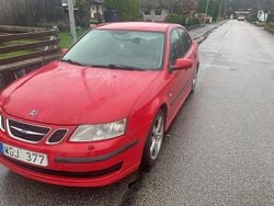 Röd Begagnad 2005 Saab 9-3 Vector Sedan | 15 000 kr (Marknadspris)