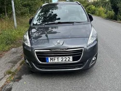 Grå Begagnad 2015 Peugeot 5008 S Minibuss | 109 000 kr (Marknadspris)