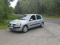Grå Begagnad 2003 Renault Clio II Halvkombi | 16 500 kr (Bra pris)