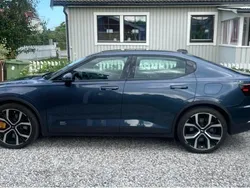 Blå Begagnad 2021 Polestar 2 Performance Sedan | 350 000 kr (Marknadspris)