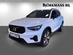 Vit Begagnad 2022 Volvo XC40 Plus SUV | 339 000 kr (Marknadspris)