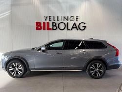 Grå Begagnad 2019 Volvo V90 CC Momentum Kombi | 309 500 kr (Marknadspris)