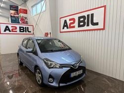 Ljusblå Begagnad 2014 Toyota Yaris Hybrid Active Halvkombi | 134 900 kr (Lite dyr)
