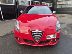 Röd Begagnad 2013 Alfa Romeo Giulietta Veloce Halvkombi | 68 900 kr (Bra pris)