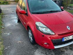 Röd Begagnad 2012 Renault Clio R.S. Halvkombi | 30 000 kr (Bra pris)