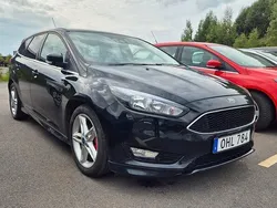 Svart Begagnad 2017 Ford Focus ST-Line Kombi | 74 900 kr (Bra pris)