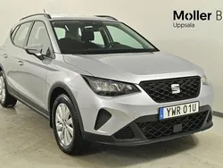 Ljusblå (sapphire blue metallic) Begagnad 2024 Seat Arona Style SUV | 204 800 kr (Marknadspris)