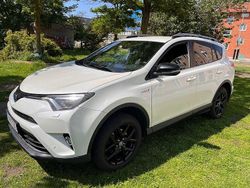 Vit Begagnad 2018 Toyota RAV4 Hybrid Edition SUV | 220 000 kr (Marknadspris)