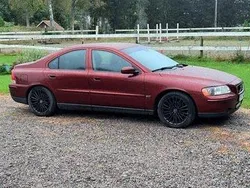 Röd Begagnad 2006 Volvo S60 Business Edition Sedan | 25 000 kr (Bra pris)