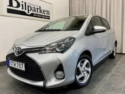 Silver Begagnad 2015 Toyota Yaris Active Halvkombi | 109 900 kr (Marknadspris)