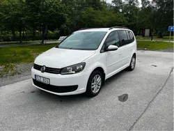 Vit Begagnad 2014 VW Touran Minibuss | 79 000 kr (Marknadspris)