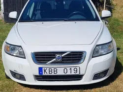 Vit Begagnad 2010 Volvo V50 Momentum Kombi | 21 000 kr (Superpris)