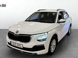 Vit Begagnad 2024 Skoda Kamiq Selection SUV | 269 900 kr (Marknadspris)