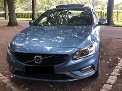 Blå Begagnad 2016 Volvo V60 R-Design Kombi | 160 000 kr (Marknadspris)