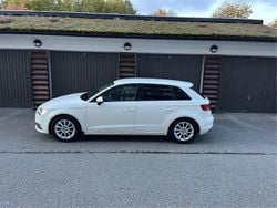 Vit Begagnad 2013 Audi A3 Sportback Attraction Halvkombi | 79 000 kr (Bra pris)