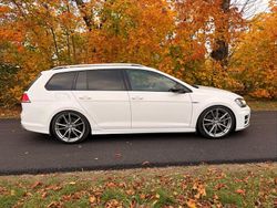 Vit Begagnad 2016 VW Golf VII R Kombi | 277 900 kr (Dyr)