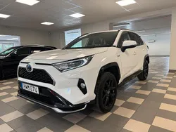 Vit Begagnad 2020 Toyota RAV4 Hybrid SUV | 328 900 kr (Marknadspris)