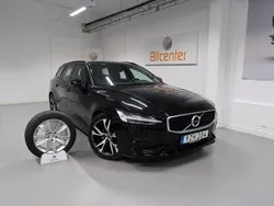 Svart Begagnad 2018 Volvo V60 R-Design Kombi | 254 900 kr (Marknadspris)
