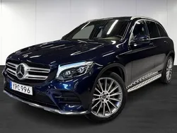Mörkblå (blue) Begagnad 2018 Mercedes GLC220 AMG SUV | 339 000 kr (Marknadspris)