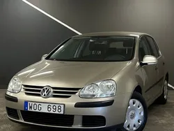 Ljusbrun Begagnad 2005 VW Golf IV Trendline Halvkombi | 34 900 kr (Marknadspris)